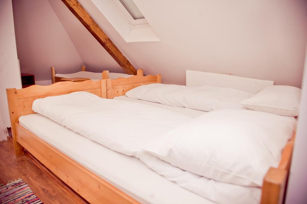 Pension Cabana Cetatile Ponorului Padis Room photo